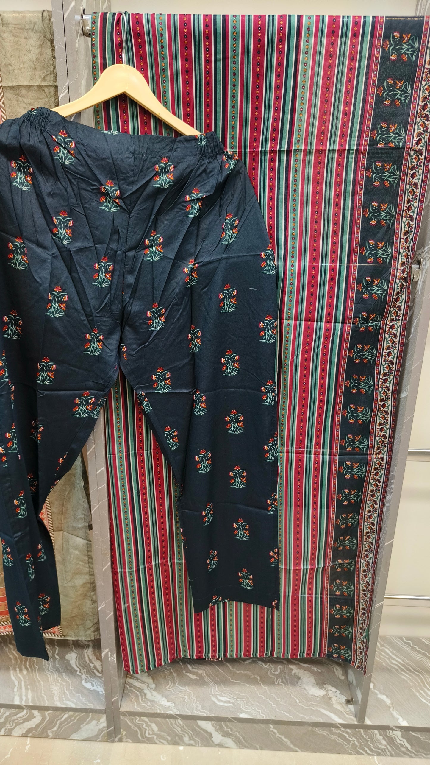 BinSaeed 3pcs Printed Lawn Stiched Suit D10
