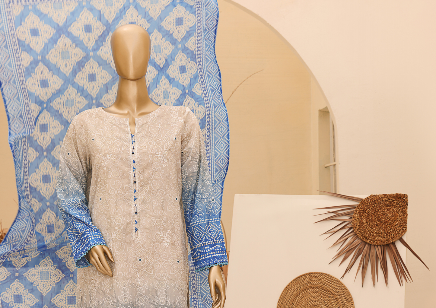 Chunri Embroided Lawn By Hz Textile D09